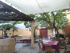 Restaurante Emporium - jard�n